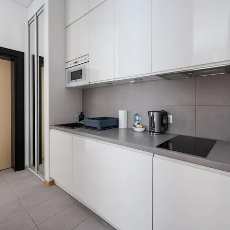 Jerozolimskie 223 By Bookinghost * Warszawa