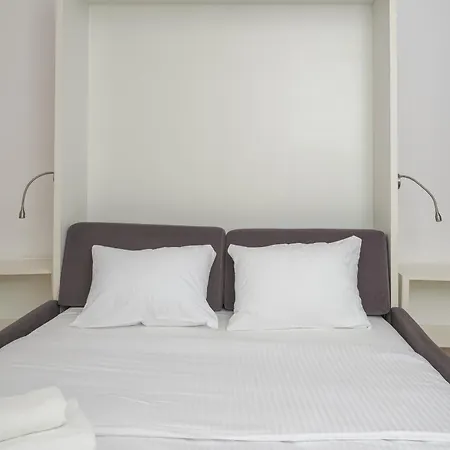 Jerozolimskie 223 By Bookinghost