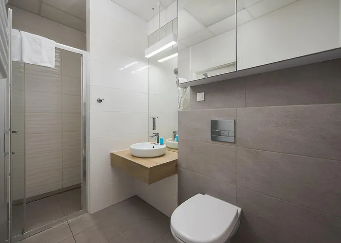 Jerozolimskie 223 By Bookinghost