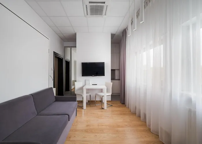 Jerozolimskie 223 By Bookinghost *