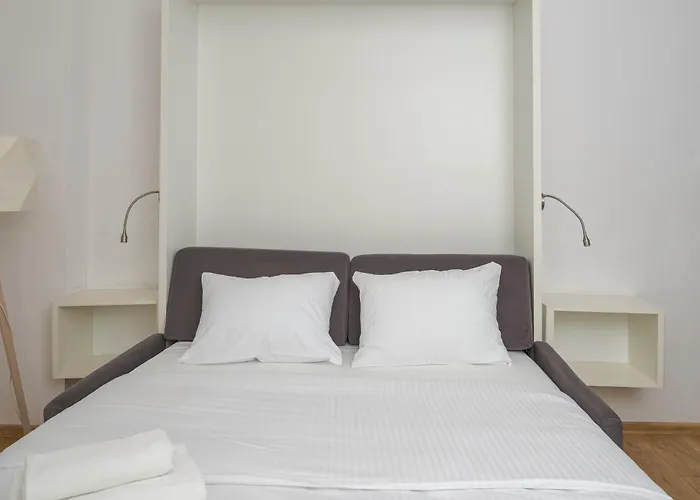 Jerozolimskie 223 By Bookinghost